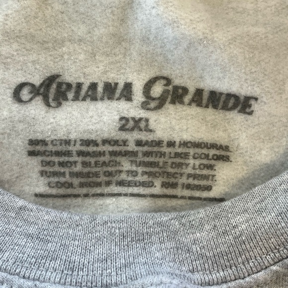 Ariana Grande Christmas Kisses Gray Sweatshirt - Picture 3 of 5